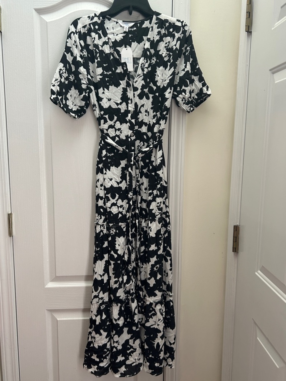 Time and Tru Black & White Floral Maxi Dress